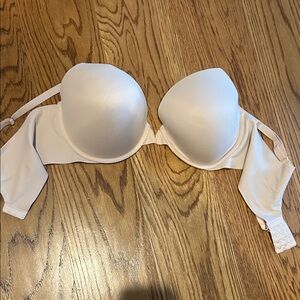 Victoria's Secret Perfect Shape 40D Cream Padded Bra